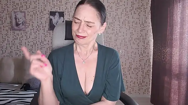 Snapshot of BelovedLady chatting on March 16, 2026, 5:55 am BelovedLady online show from March 16, 2026, 5:55 am