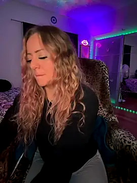 Snapshot of sage_love chatting on October 18, 2025, 2:13 am sage love online show from October 18, 2025, 2:13 am