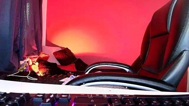 lulubigtitts1 online show from April 8, 2026, 3:13 pm