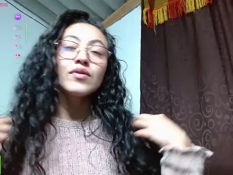 Snapshot of Olivia_Bright chatting on June 30, 2026, 12:54 am Olivia Bright online show from June 30, 2026, 12:54 am