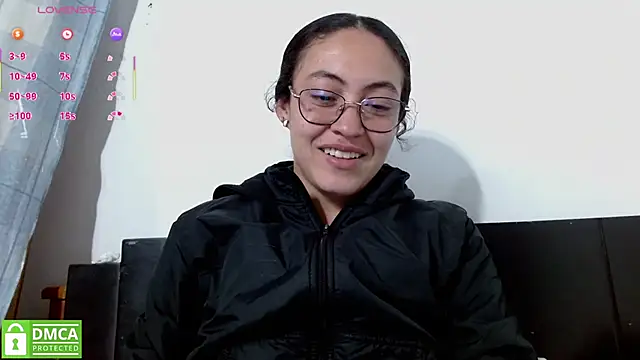 Snapshot of Olivia_Bright chatting on July 19, 2026, 12:52 am Olivia Bright online show from July 19, 2026, 12:52 am