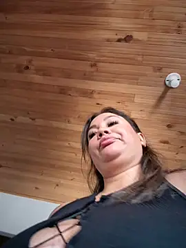 Snapshot of ValeryGrey chatting on April 8, 2026, 7:59 pm ValeryGrey online show from April 8, 2026, 7:59 pm
