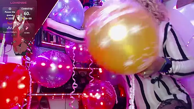 Snapshot of monita_brown_ chatting on February 6, 2025, 10:43 pm monita brown  online show from February 6, 2025, 10:43 pm