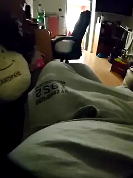 Snapshot of anonymus9006 chatting on March 21, 2025, 10:50 am anonymus9006 online show from March 21, 2025, 10:50 am