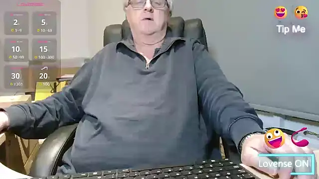 Snapshot of bigbadjon69 chatting on March 11, 2025, 4:41 am bigbadjon69 online show from March 11, 2025, 4:41 am