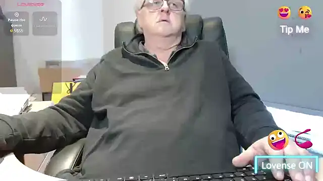 Snapshot of bigbadjon69 chatting on March 18, 2025, 2:17 pm bigbadjon69 online show from March 18, 2025, 2:17 pm