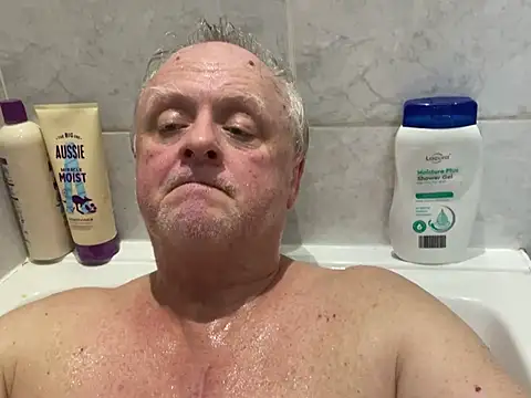 Snapshot of bigbadjon69 chatting on February 17, 2025, 3:33 pm bigbadjon69 online show from February 17, 2025, 3:33 pm