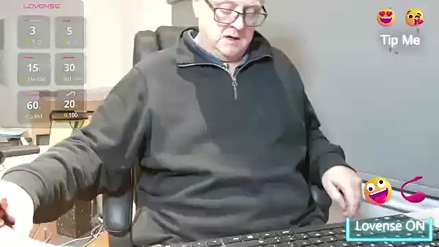 Snapshot of bigbadjon69 chatting on January 30, 2025, 12:07 am bigbadjon69 online show from January 30, 2025, 12:07 am