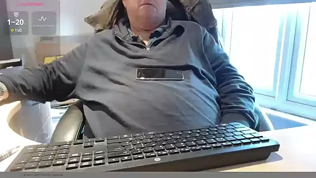 Snapshot of bigbadjon69 chatting on December 2, 2025, 2:52 pm bigbadjon69 online show from December 2, 2025, 2:52 pm