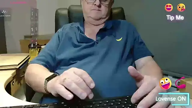 Snapshot of bigbadjon69 chatting on February 12, 2025, 4:12 am bigbadjon69 online show from February 12, 2025, 4:12 am