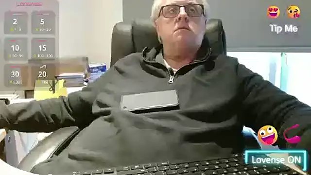 Snapshot of bigbadjon69 chatting on March 14, 2025, 5:13 pm bigbadjon69 online show from March 14, 2025, 5:13 pm