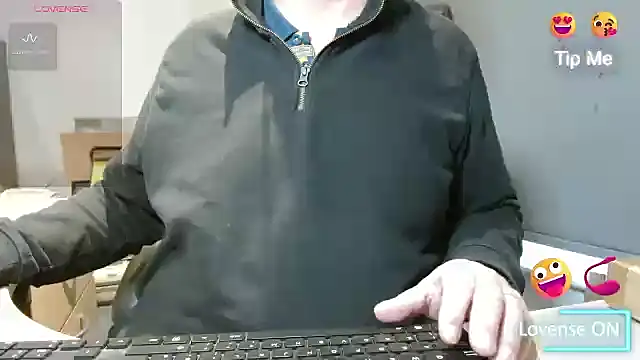 Snapshot of bigbadjon69 chatting on February 13, 2025, 3:14 pm bigbadjon69 online show from February 13, 2025, 3:14 pm