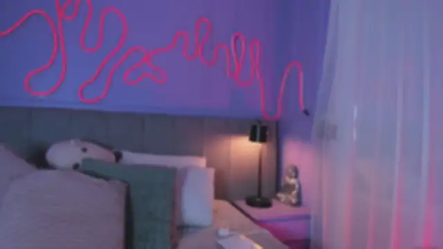 Sofly s online show from November 26, 2025, 12:38 pm