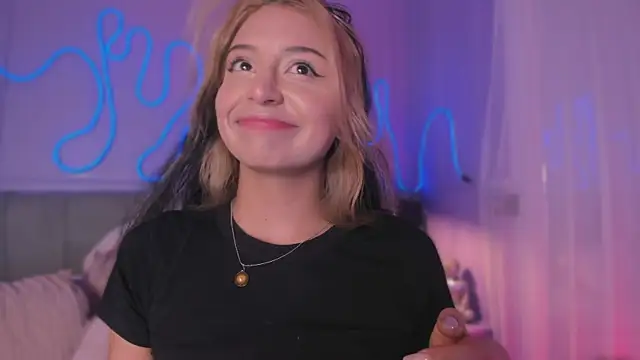 Sofly s online show from December 15, 2025, 12:11 pm