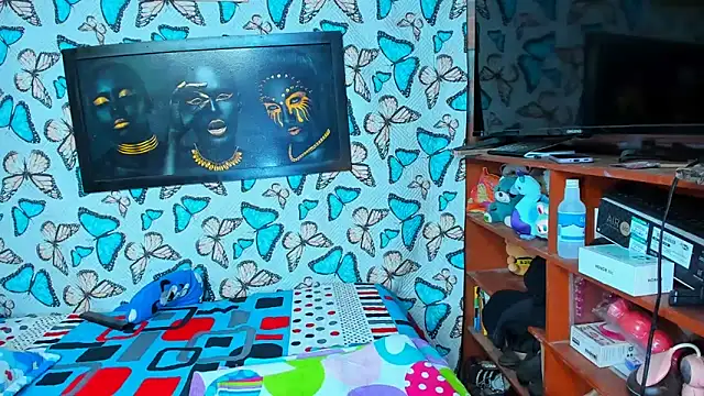 Snapshot of luciana_osorno chatting on February 23, 2026, 6:14 am luciana osorno online show from February 23, 2026, 6:14 am