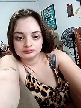 Snapshot of Emmacut chatting on September 19, 2025, 1:04 pm Emmacut online show from September 19, 2025, 1:04 pm