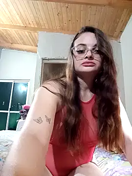 Snapshot of Emmacut chatting on October 18, 2025, 4:31 pm Emmacut online show from October 18, 2025, 4:31 pm