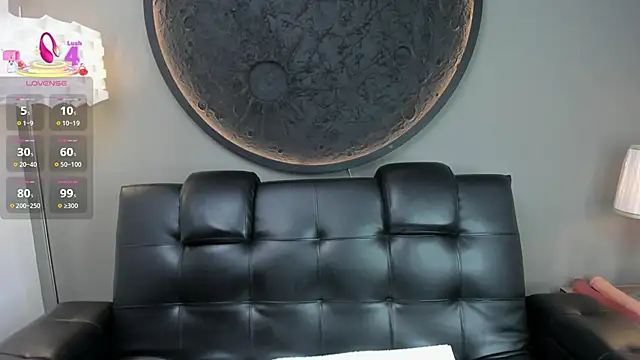 miss vaiolette online show from March 18, 2025, 11:11 am