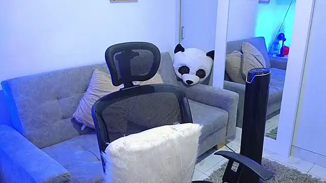 Snapshot of annylouis chatting on November 16, 2025, 7:46 am annylouis online show from November 16, 2025, 7:46 am