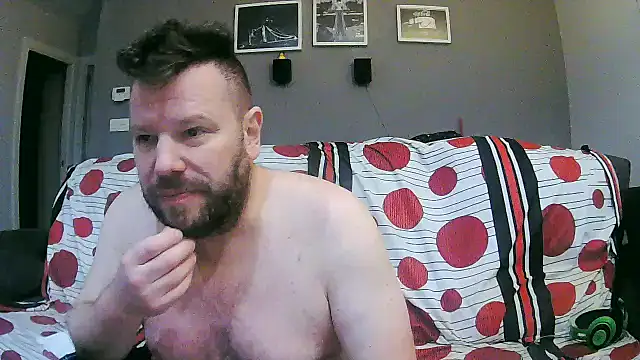 Snapshot of txan9876 chatting on December 14, 2025, 1:12 am txan9876 online show from December 14, 2025, 1:12 am