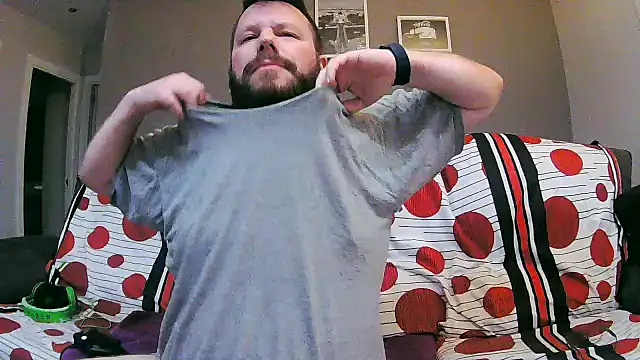 Snapshot of txan9876 chatting on November 15, 2025, 3:05 pm txan9876 online show from November 15, 2025, 3:05 pm