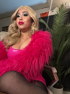 Snapshot of BigDominaMia chatting on February 13, 2026, 3:06 am BigDominaMia online show from February 13, 2026, 3:06 am