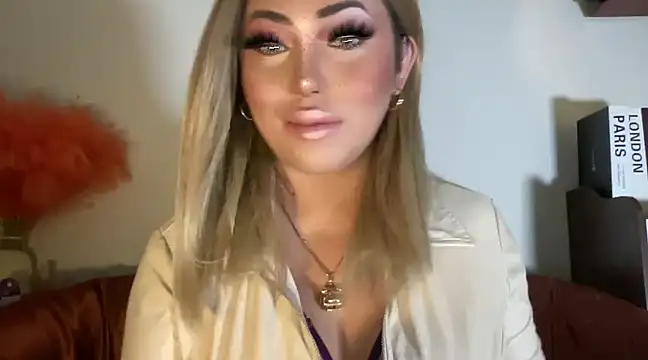 BigDominaMia online show from February 8, 2025, 9:04 pm