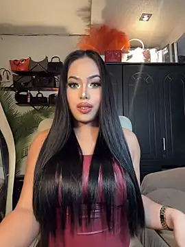 Snapshot of BigDominaMia chatting on December 17, 2025, 11:37 am BigDominaMia online show from December 17, 2025, 11:37 am