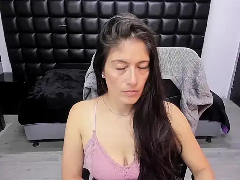 AnnyMilet  online show from March 16, 2026, 11:29 pm