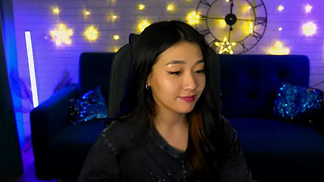 HannaRosie  online show from January 14, 2025, 8:48 pm