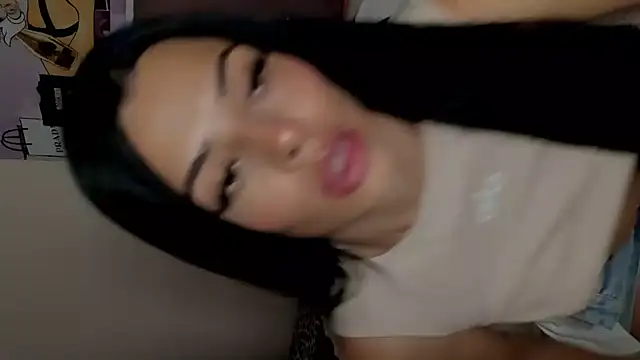 Snapshot of Valen_Brown chatting on February 22, 2026, 2:25 am Valen Brown online show from February 22, 2026, 2:25 am