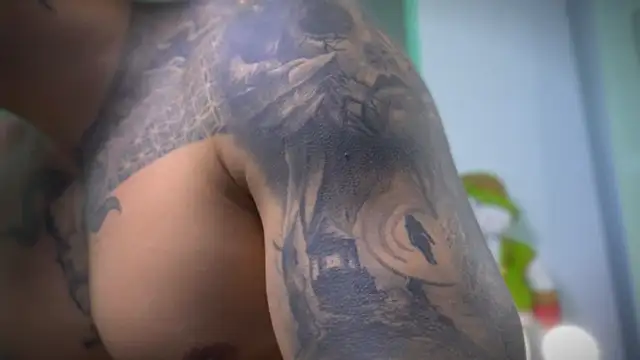 Snapshot of Frank_Farrell chatting on November 28, 2025, 8:53 pm Frank Farrell online show from November 28, 2025, 8:53 pm