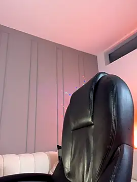 Snapshot of Frank_Farrell chatting on November 28, 2025, 1:39 am Frank Farrell online show from November 28, 2025, 1:39 am