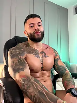 Snapshot of Frank_Farrell chatting on November 8, 2025, 6:39 am Frank Farrell online show from November 8, 2025, 6:39 am