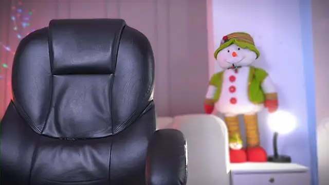 Snapshot of Frank_Farrell chatting on December 3, 2025, 6:29 pm Frank Farrell online show from December 3, 2025, 6:29 pm