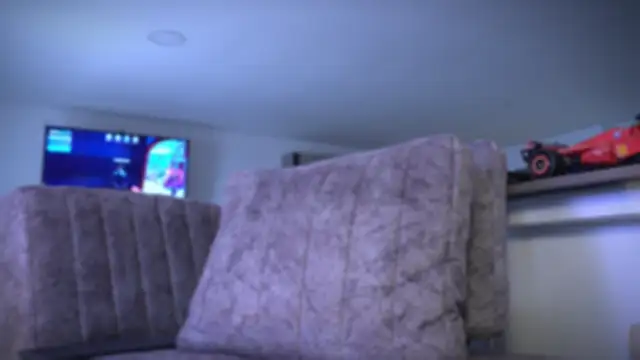 Snapshot of Frank_Farrell chatting on October 9, 2025, 7:58 pm Frank Farrell online show from October 9, 2025, 7:58 pm