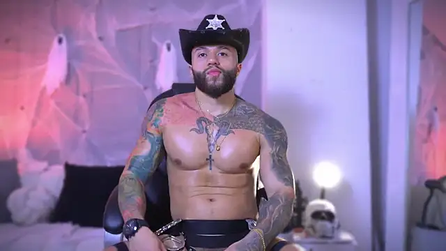 Snapshot of Frank_Farrell chatting on November 1, 2025, 12:50 am Frank Farrell online show from November 1, 2025, 12:50 am