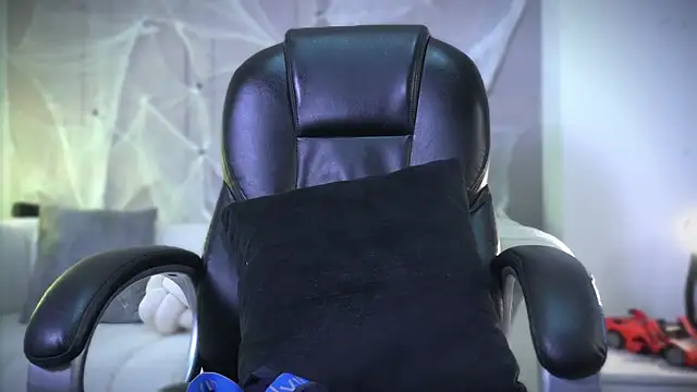 Snapshot of Frank_Farrell chatting on November 3, 2025, 9:29 pm Frank Farrell online show from November 3, 2025, 9:29 pm