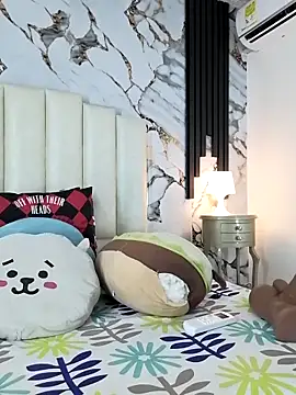 mollieblue69 online show from November 8, 2025, 12:52 pm