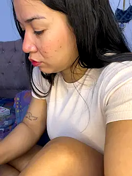 Snapshot of Lizzi_049 chatting on November 27, 2025, 7:03 pm Lizzi 049 online show from November 27, 2025, 7:03 pm