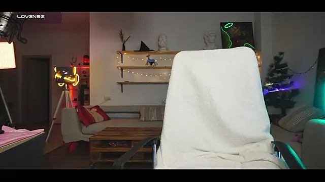 yourprettykate online show from December 25, 2024, 9:33 pm