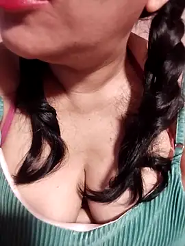 Snapshot of tharu_sweet chatting on March 17, 2026, 6:05 am tharu sweet online show from March 17, 2026, 6:05 am