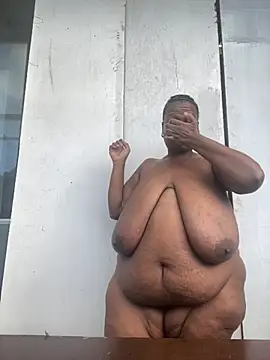 Snapshot of Biggblackboobs chatting on May 31, 2026, 7:58 am Biggblackboobs online show from May 31, 2026, 7:58 am