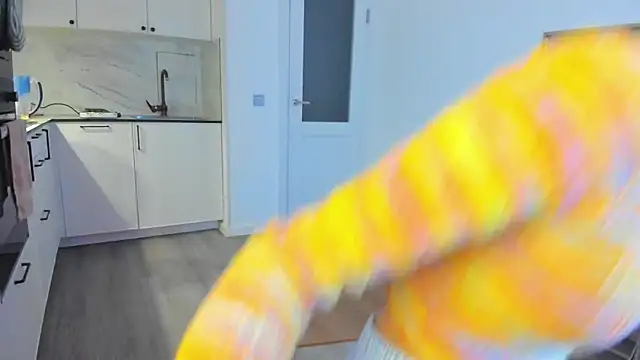 Snapshot of Kossie_ chatting on February 6, 2025, 2:58 pm Kossie online show from February 6, 2025, 2:58 pm