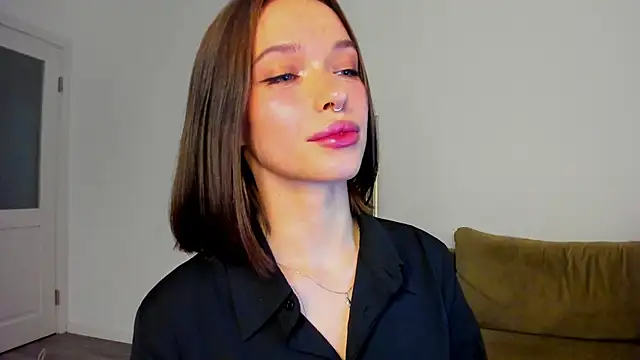 Snapshot of Kossie_ chatting on November 4, 2025, 9:51 pm Kossie online show from November 4, 2025, 9:51 pm