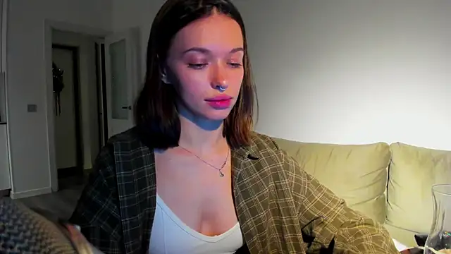 Snapshot of Kossie_ chatting on December 13, 2025, 8:04 pm Kossie online show from December 13, 2025, 8:04 pm