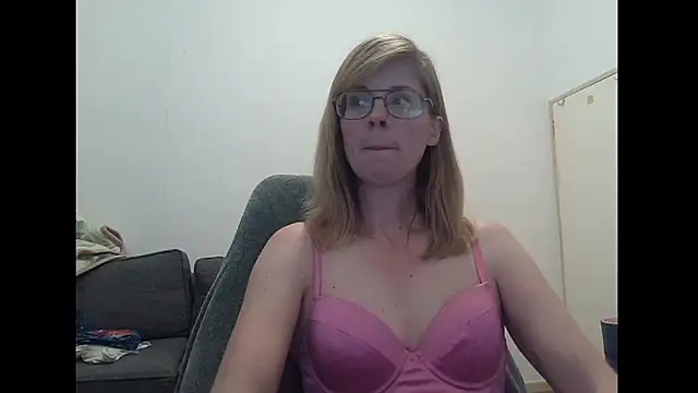 Snapshot of SavannaGirly chatting on January 9, 2026, 12:01 pm SavannaGirly online show from January 9, 2026, 12:01 pm