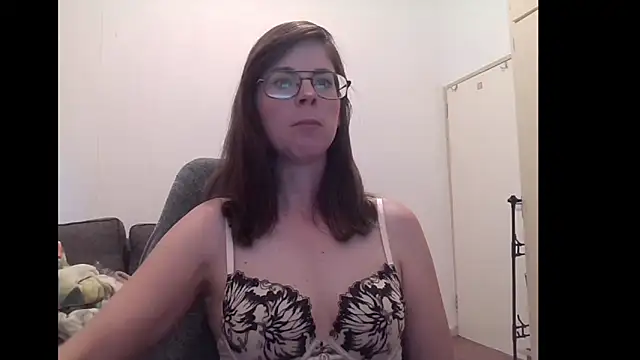 Snapshot of SavannaGirly chatting on February 5, 2026, 6:42 am SavannaGirly online show from February 5, 2026, 6:42 am