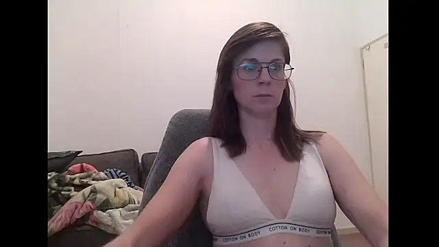 Snapshot of SavannaGirly chatting on February 9, 2026, 9:07 am SavannaGirly online show from February 9, 2026, 9:07 am