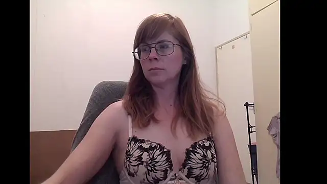 Snapshot of SavannaGirly chatting on June 11, 2026, 6:54 am SavannaGirly online show from June 11, 2026, 6:54 am